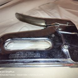 Arrow Fastener Model T-50 Heavy Duty Upholstery Staple Gun ~ Made in the USA Works Great!