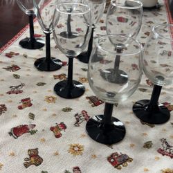Set of 26 Wine & Champagne Glasses — Black Stem