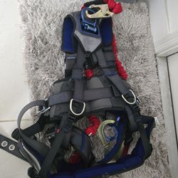 safety harness / arnes de seguridad
