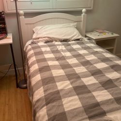 Beautiful Pottery Barn Catalina Twin Bed 