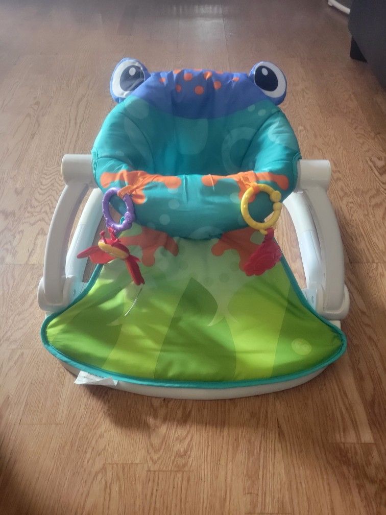 Fisher-Price Sit-Me-Up Floor Seat - Frog, portable baby chair with toys