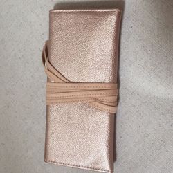 Jewelry carrying case