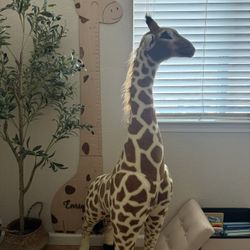 Lifelike Stuffed Animal (4ft)