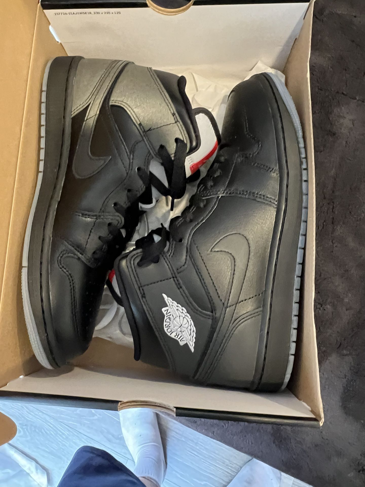 Jordan 1 Mid 9.5 Men Reimagined