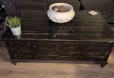 Free coffee table weds only before 11am
