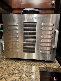 Dehydrator