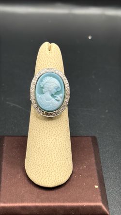 Cameo ring