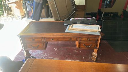 Free Legal Desk & Matching Chair