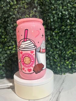 Cafecito y chisme glass cup