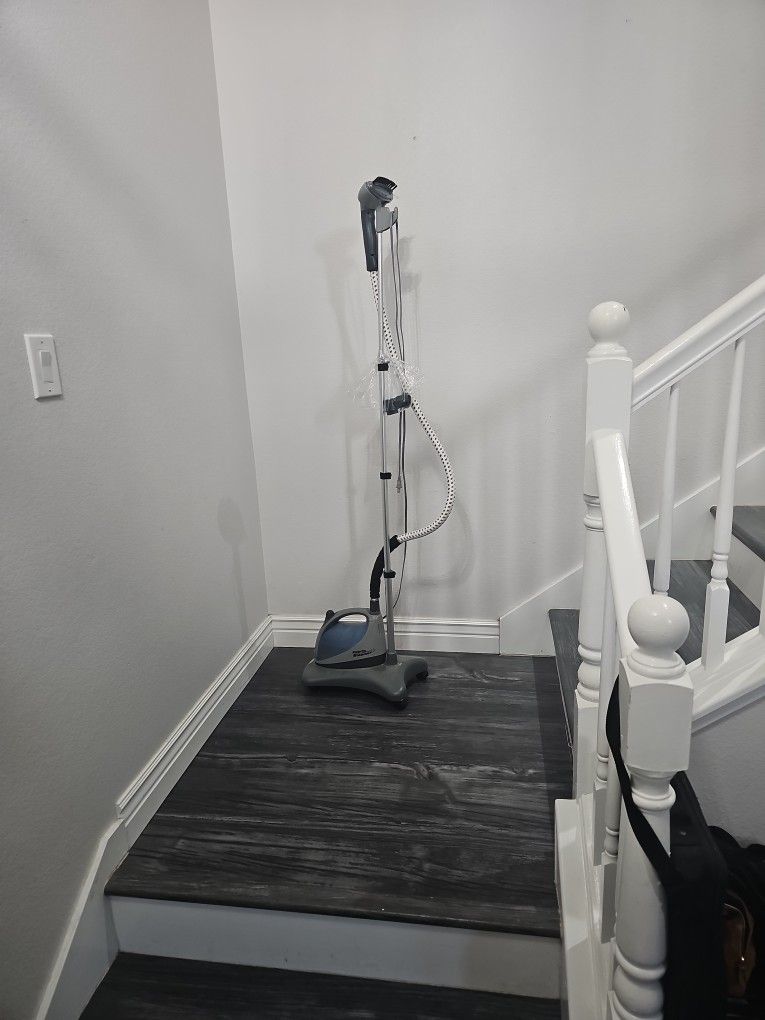 Shark GS300 Fabric Garment Steamer