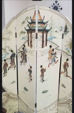 Like new gorgeous real wood oriental  divider  .