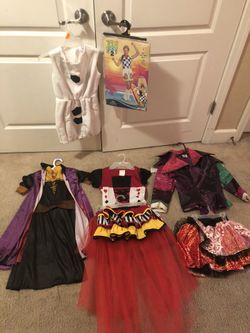 Kids Halloween costumes $8. Each