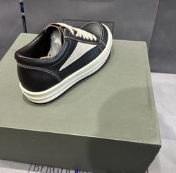 Low top sneakers
