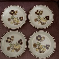 Vintage 1970s Stoneware Dessert / Sandwich Plates 