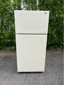 Refrigerator, Clean and Works Great