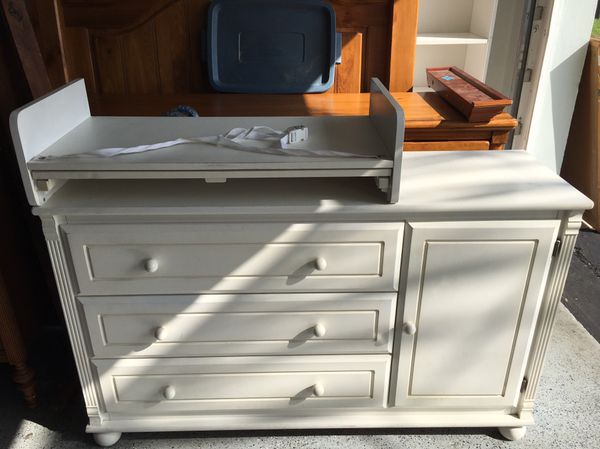 Bellini Dresser Changing Table For Sale In Oakland Park Fl Offerup