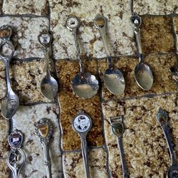 20 Vintage Collectible Spoons 
