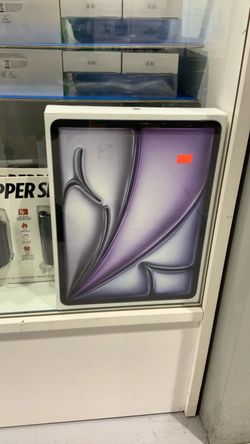 Apple iPad Air in Box $600