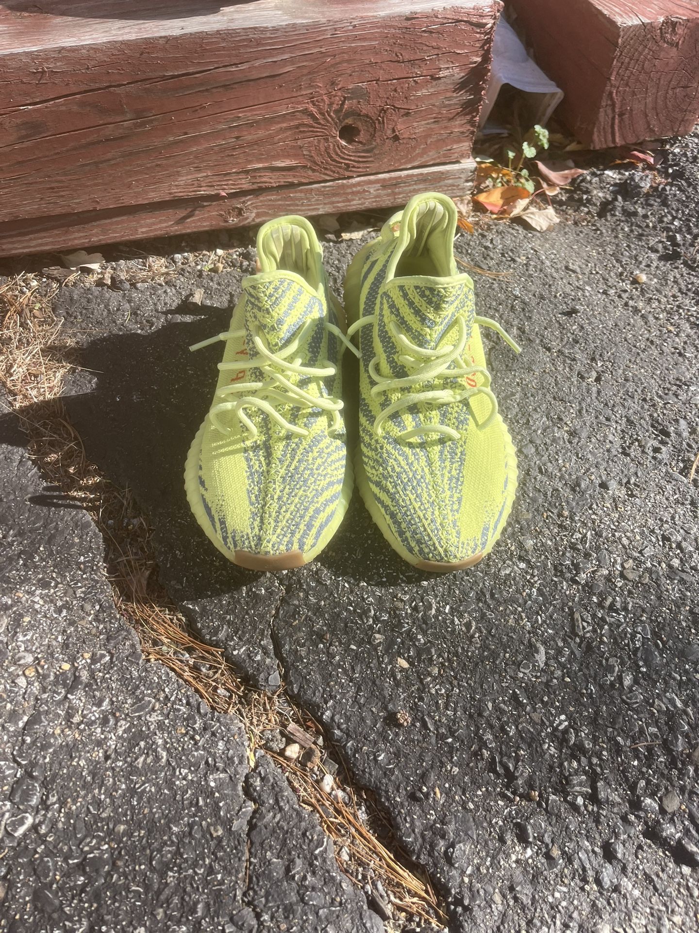YEEZY BOOST 350 SEMI FROZEN YELLOWS