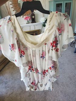 Cute Twenty One floral top