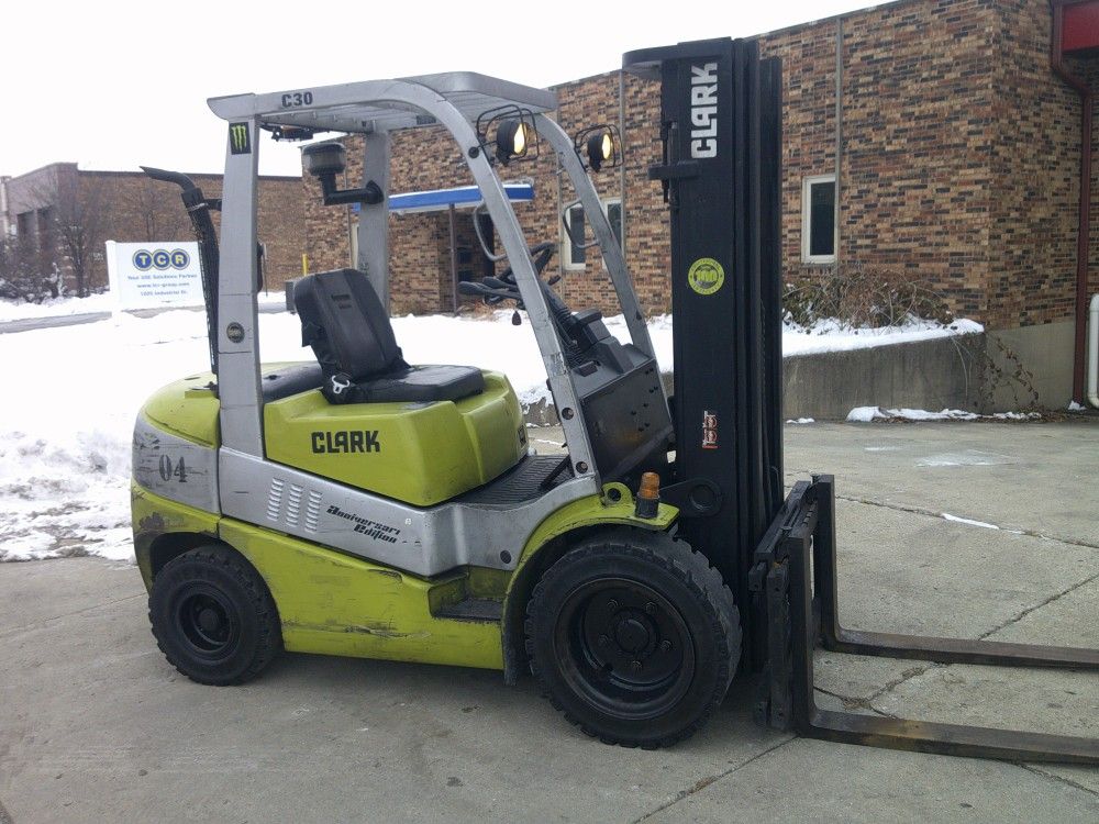 Pneumatic 2017 6K LB Capacity Clark Forklift