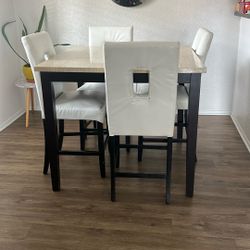Dinning Table + 4 Chairs 