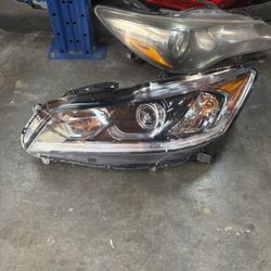 2016 - 2017 Hinda Accord Left Headlight 