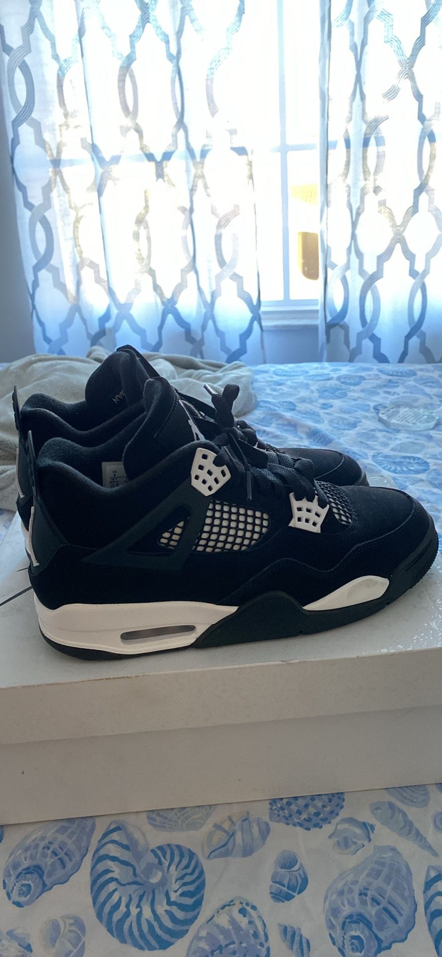 Jordan Retro 4 White Thunder