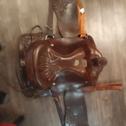 Saddle 