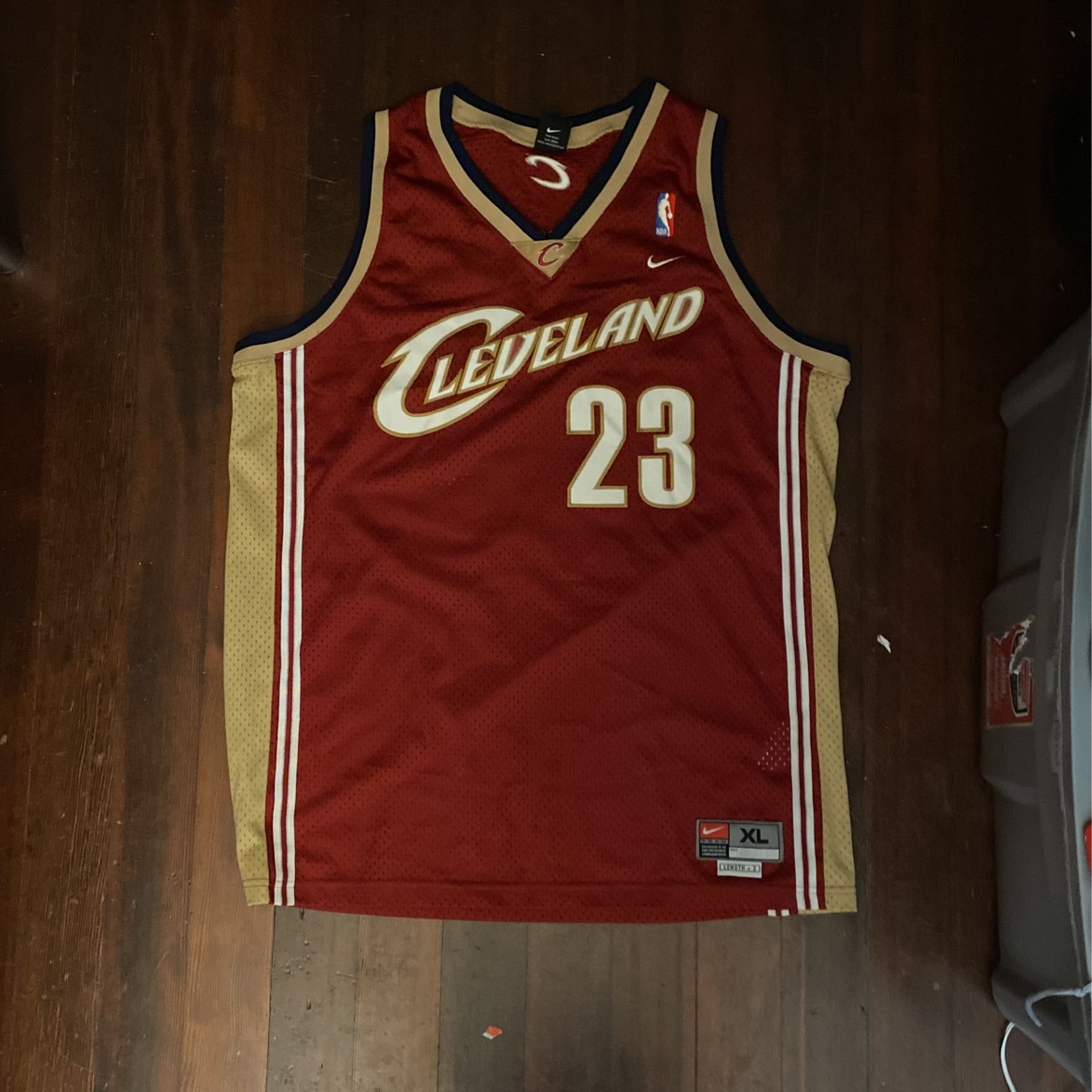 LeBron James Cleveland CAVALIERS JERSEY