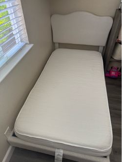 Toddlers bed