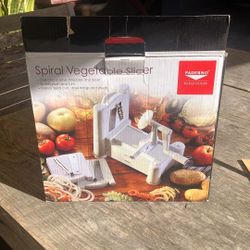 Spiral Vegetable Slicer by Paderno