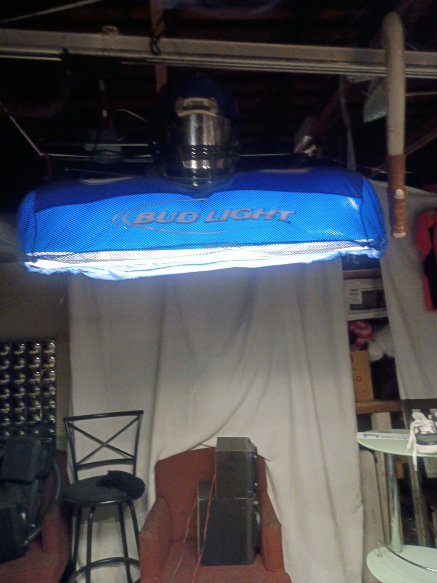 Bud light poo table light