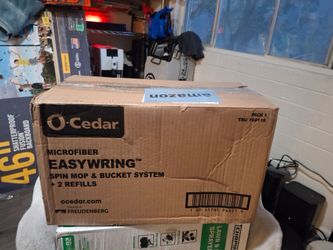 O-Cedar EasyWring Spin Mop & Bucket System - Brand New Box (+2 Refills)