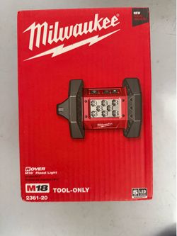 Milwaukee 18v  flood light