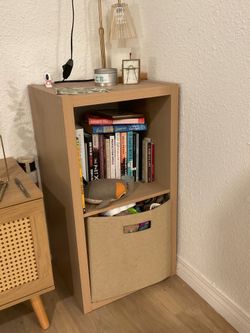Nightstand/Bookshelf