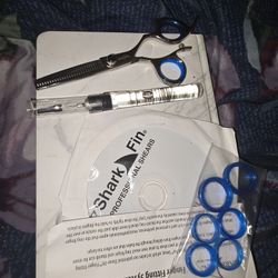 Shark Fin Professional Shears