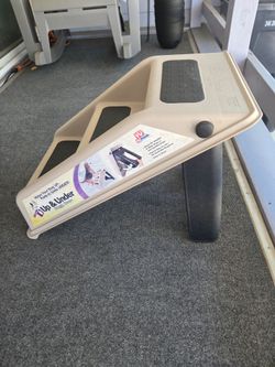 Up &under pet steps