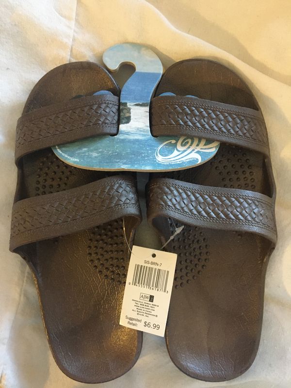 Surf ware Hawaiian classics, slippers, size 7, new for Sale in Murrieta, CA - OfferUp