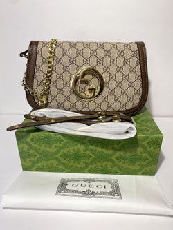 GUCCI Supreme💲140.00