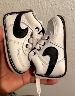 Nike size 2-3 c toddler