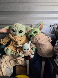 3 Baby Yodas