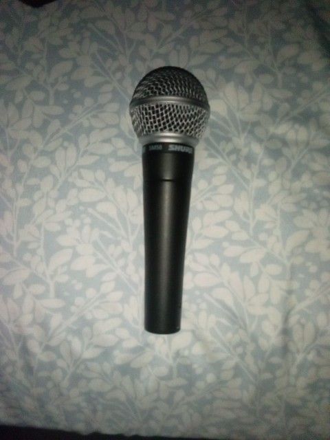 SHURE Sm58 Microphone