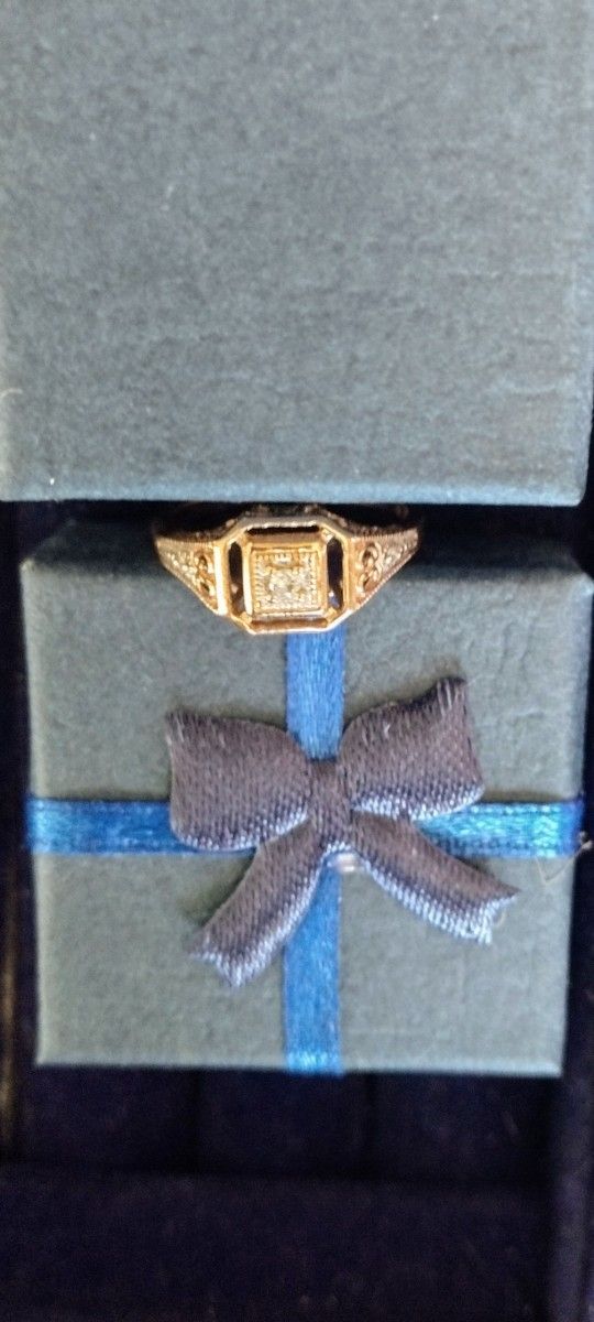 Outstanding Vintage Diamond Ring on Solid 14k Rose Gold