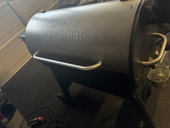 Traeger pro 34 pellet smoker grill 275$