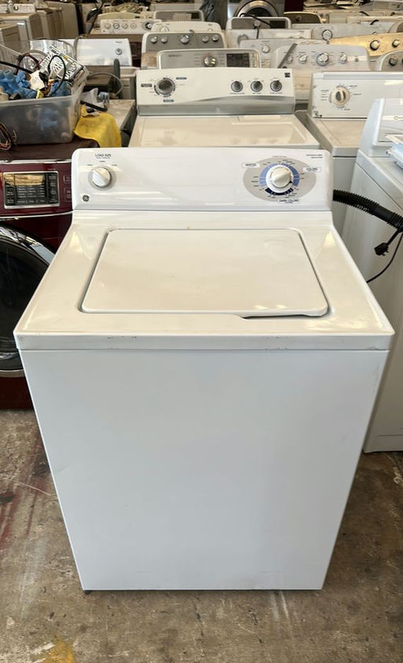White Kenmore Washer with Agitator, Top Load
