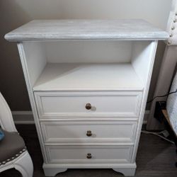2 Nightstands 