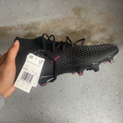 Soccer Cleats - Predator Mutator 20