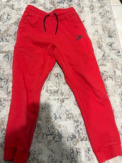 Nike Tech Fleece Red – Youth/Kids L