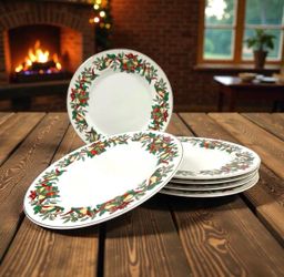AMC Christmas Bounty Dinner Plates Set of 6 Japan Gold Trim Holiday 10⅜” Vintage